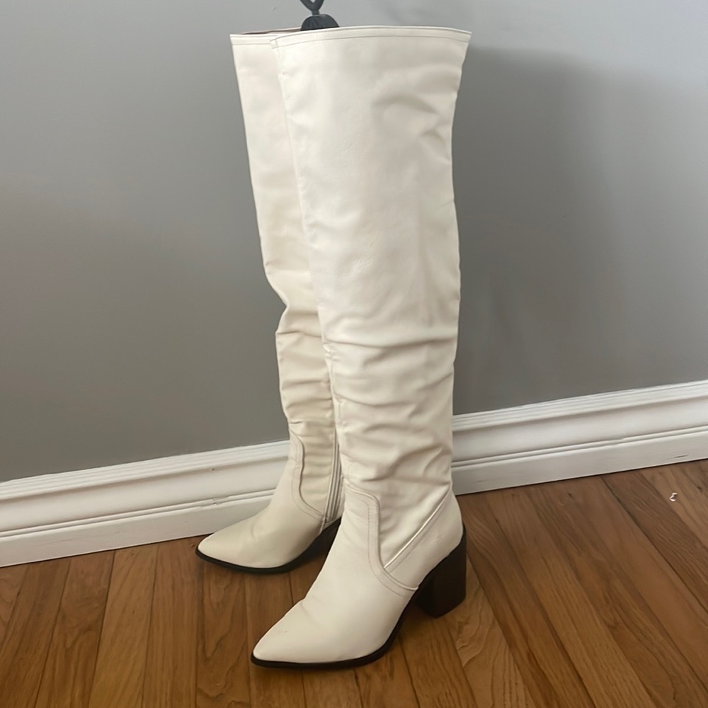 Journee Collection White Heeled Boots